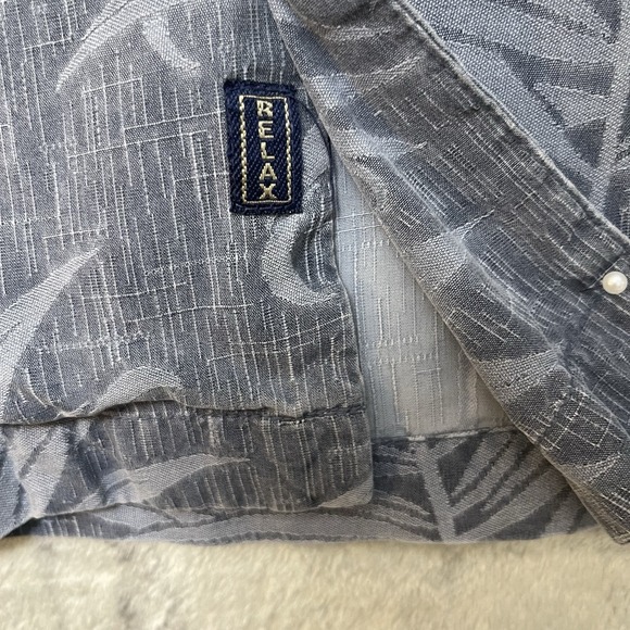 TOMMY BAHAMA 100 Silk Relaxed Medium Short Sleeve - Picture 3 of 6